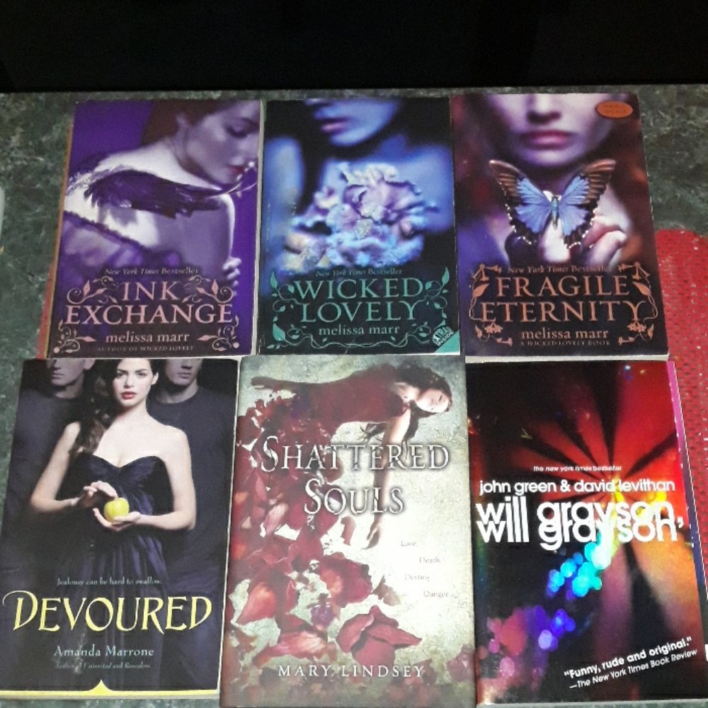 Teen New York Times Bestselling paperback books (3)